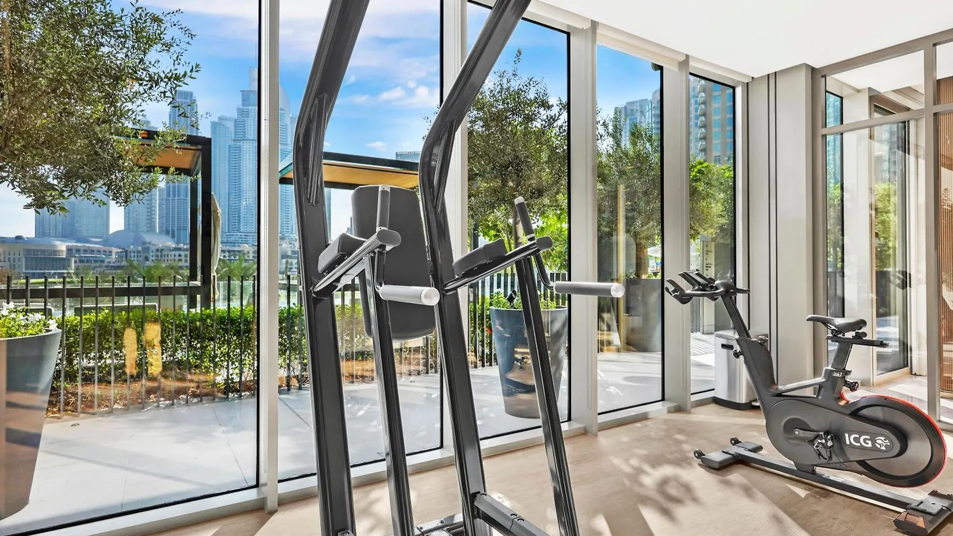 First Class 1Br Charming City View Dubai