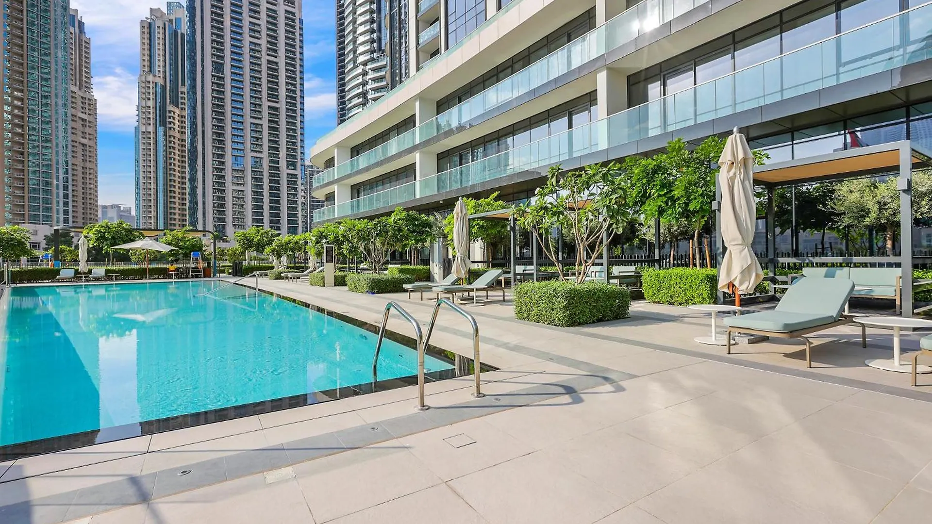 First Class 1Br Charming City View Dubai Apartment
