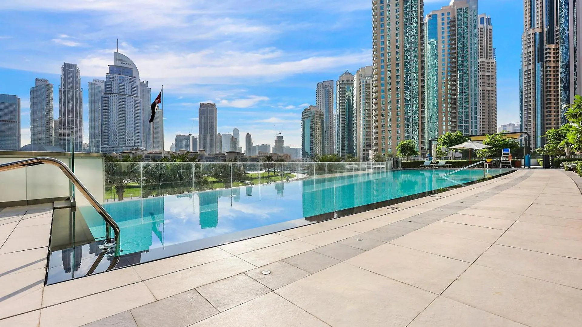 Apartment First Class 1Br Charming City View Dubai